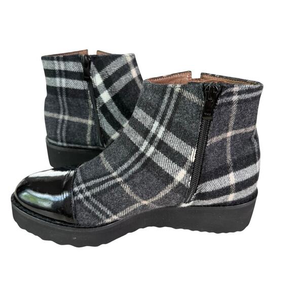 Eric Michael Gray Tartan Plaid Ankle Boots Patent Leather Cap Toe Side Zip, 6.5 - Picture 5 of 9